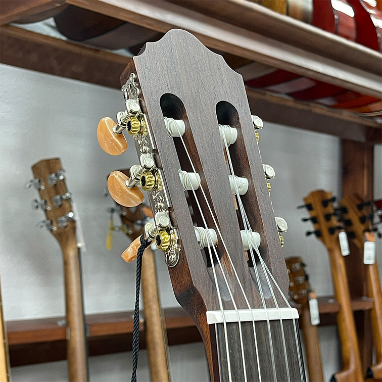 Cort AC200-4/4-OP Classic Series — Классическая гитара (фото головы грифа)