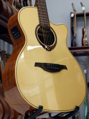 LAG GLA T-88A CE NAT — Электро-акустическая гитара (верхняя дека)