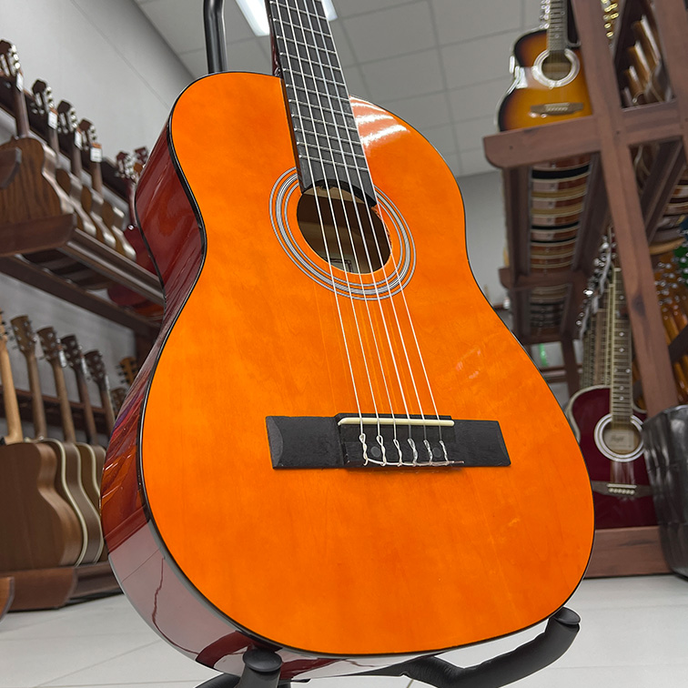 Caraya C34YL 1/2 — Классическая гитара (верхняя дека)