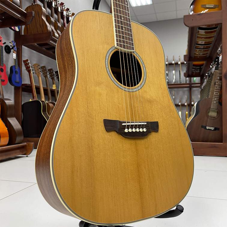Crafter D-7/NC VVS — Акустическая гитара с чехлом (верхняя дека)