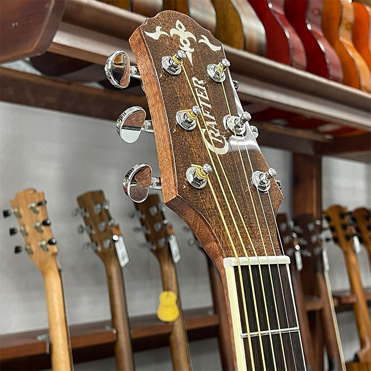 Crafter GAE-8/NC — Электро-акустическая гитара с чехлом (голова грифа)