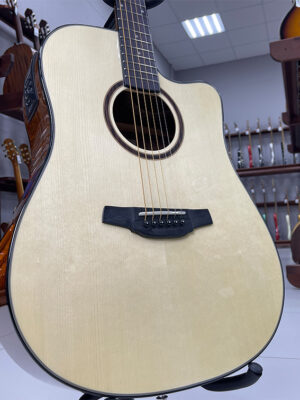 Crafter HD-250CE/N — Электро-акустическая гитара (фото верхней деки)