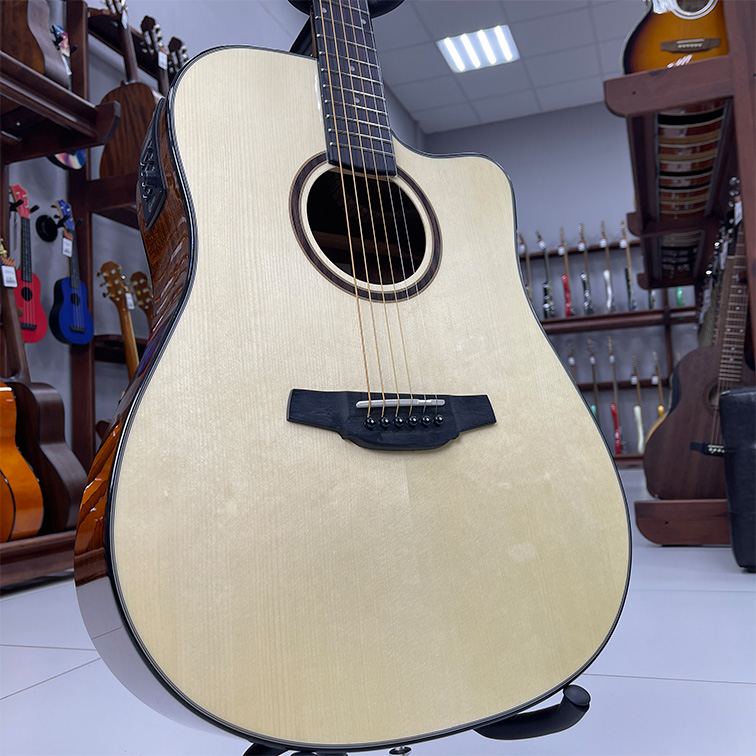 Crafter HD-250CE/N — Электро-акустическая гитара (фото верхней деки)
