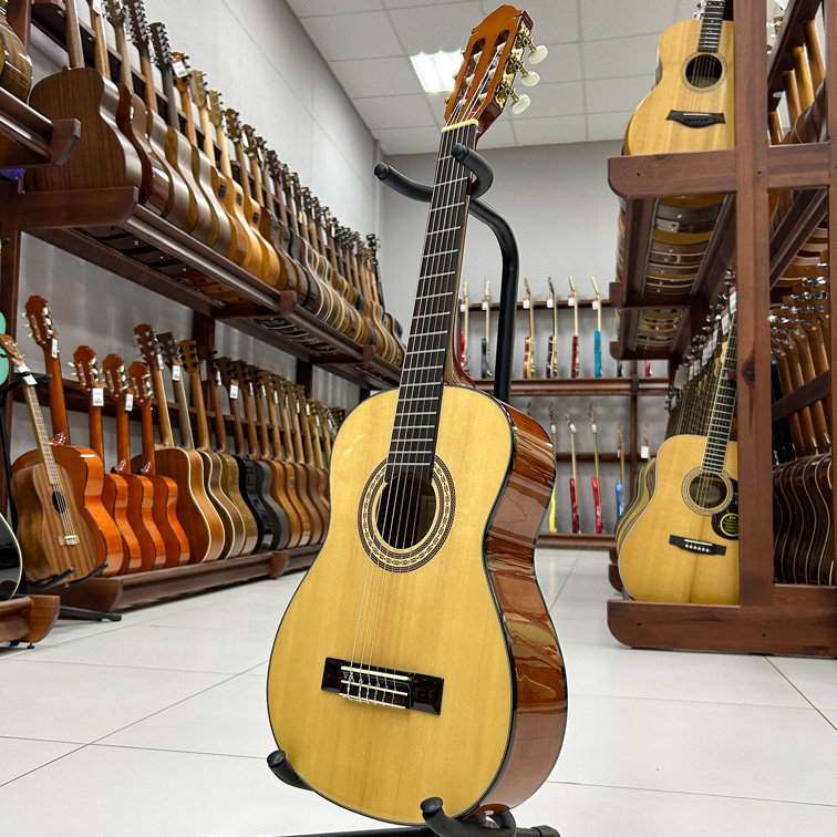 Naranda CG220-1/2 — Классическая гитара