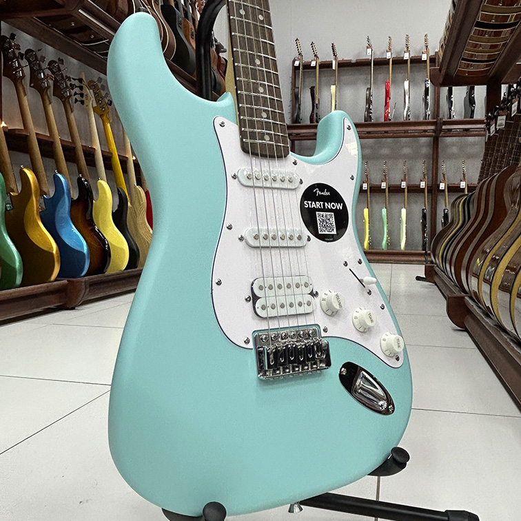 Squier by Fender Debut Stratocaster HSS DPB — Электрогитара (верхняя дека)