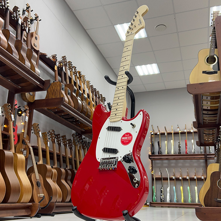 ギター SQUIER Sonic Mustang Torino Red Squier by Fender Sonic Mustang Torino Red — Электрогитара