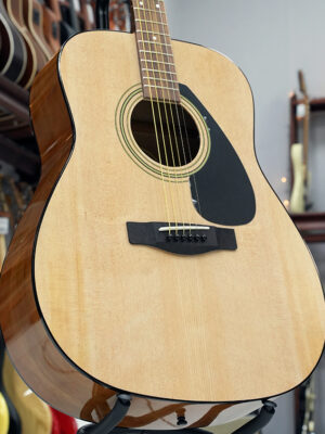 Yamaha F310-NT — Акустическая гитара (верхняя дека)
