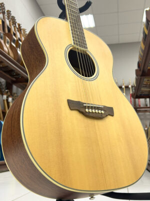 Crafter GA-6/NC — акустическая гитара с чехлом (верхняя дека)