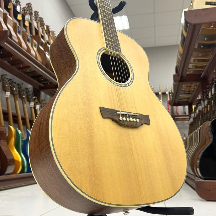 Crafter GA-6/NC — акустическая гитара с чехлом (верхняя дека)
