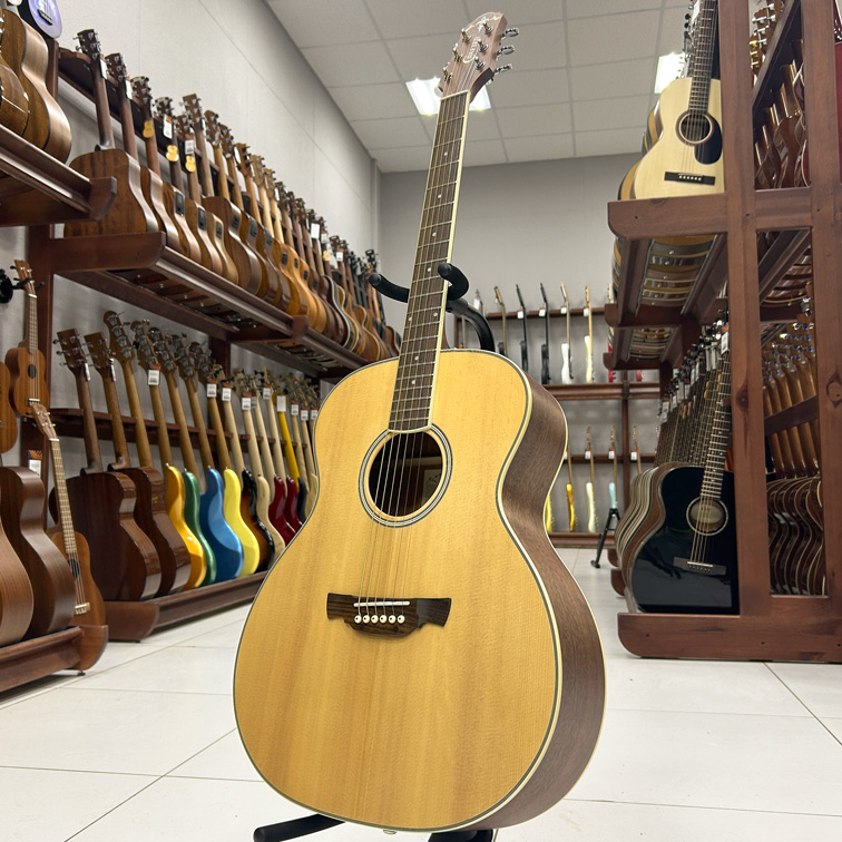 Crafter GA-6/NC — акустическая гитара с чехлом