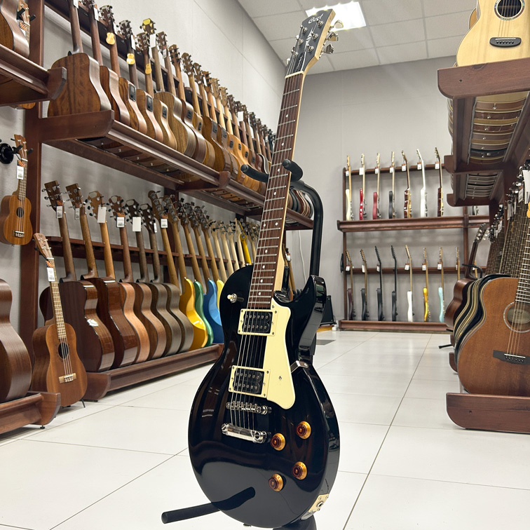 Cort CR100-BK — Электрогитара