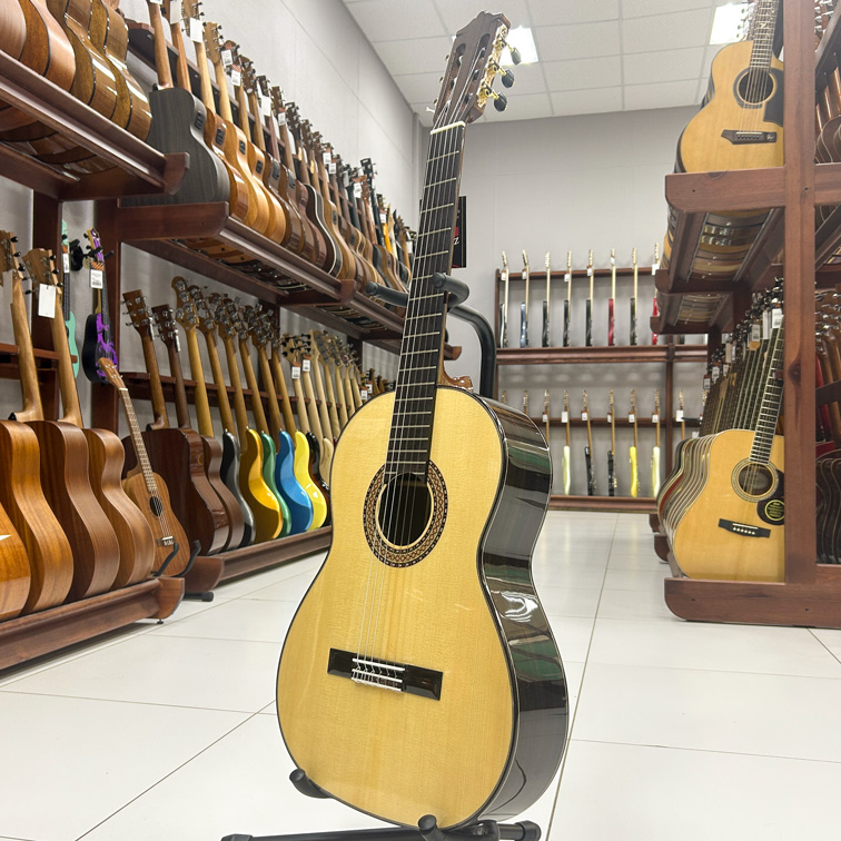 Martinez Standard MC-88S-SEN 7/8 — Классическая гитара