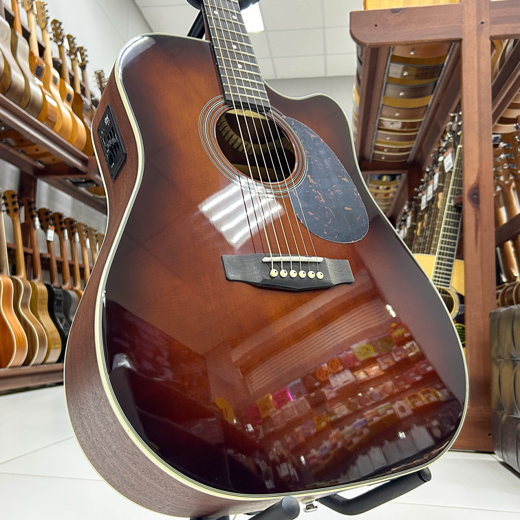 Cort MR500E-BR — Электро-акустическая гитара (верхняя дека)